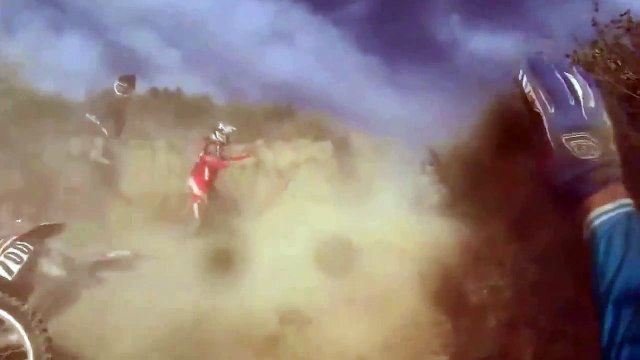 Terribles accidents en cascade lors d'une course de motos