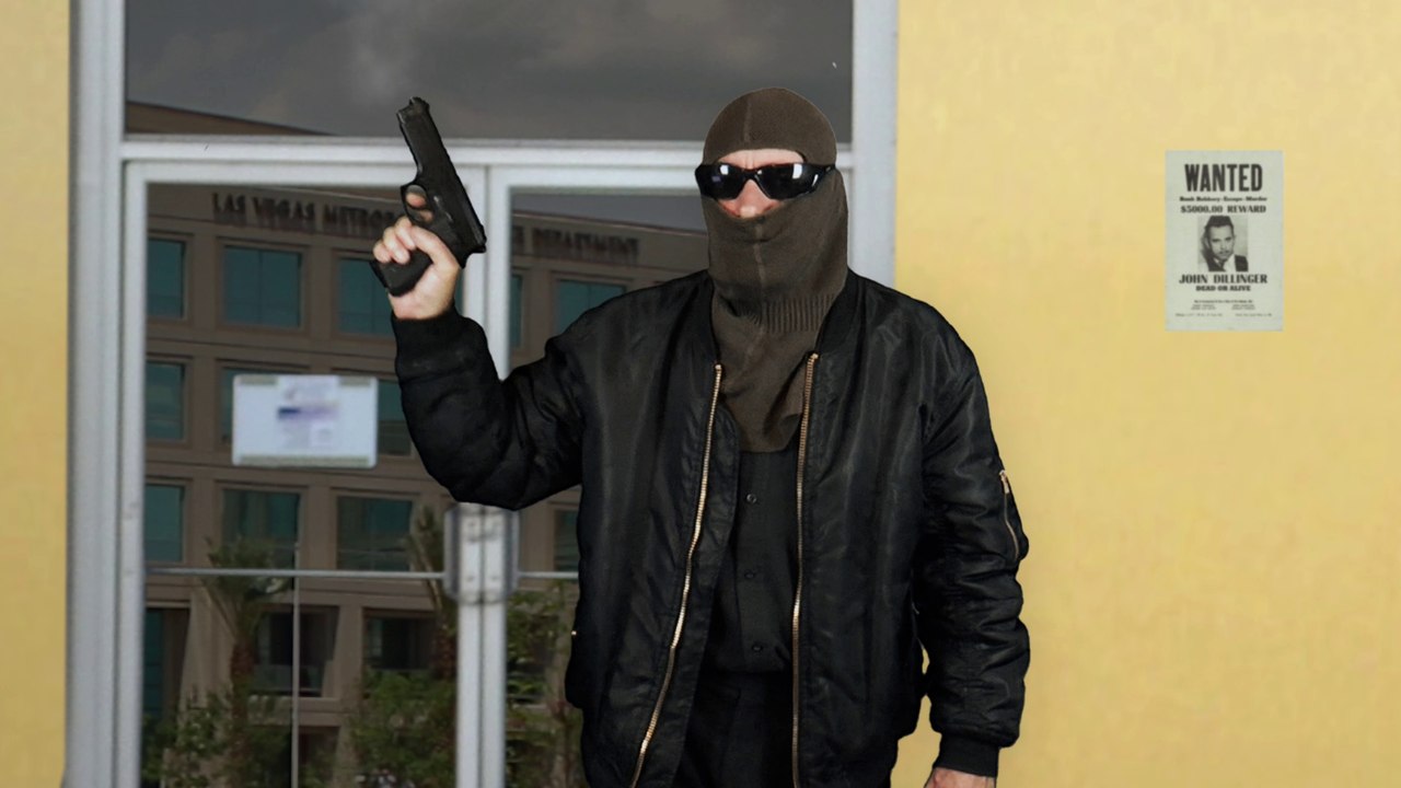 Bank Robbery Tried By Dummy Duh!