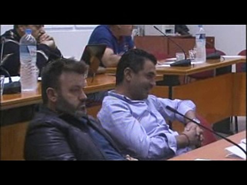 Ένταση στο ΔΣ Θηβαίων με μέλη της Αντιφασιστικής. Αντιδρούν στην πρόσκληση της ΧΑ στις εκδηλώσεις της 28ης Οκτωβρίου