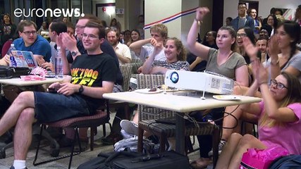 Hillary Clinton taraftarları adaylarının tartışma programı performansından memnun