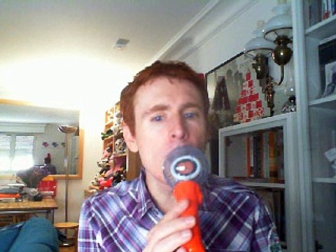 Wiwi égratigne jusqu'à l'ivresse de Vincent Niclo