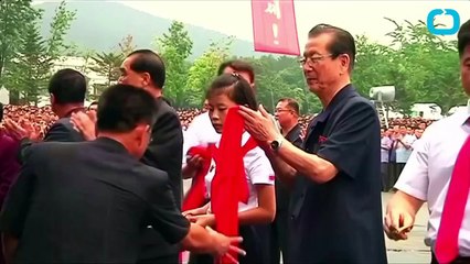 Azalea, star du zoo de Pyongyang, fume un paquet de cigarettes par jour