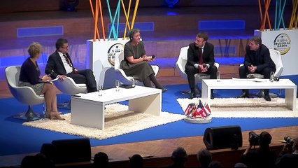 "Journées de Bruxelles": débat entre Emmanuel Macron, Margrethe Vestager et Carlos Moedas sur l'avenir de l'Europe