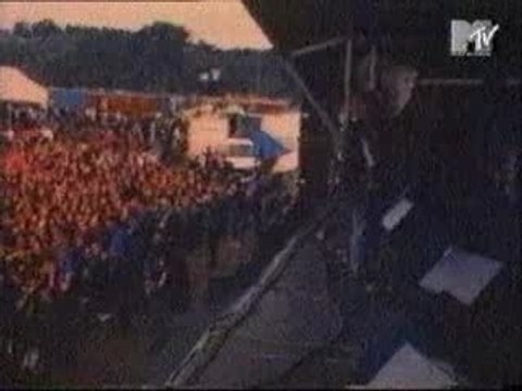 Nirvana - Kurt Dives Into Drum set