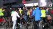 Inauguration de la piste cyclable Quai Augagneur à Lyon - un vélo offert à un élu
