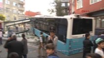 Kağıthane'de Kontrolden Çıkan Halk Otobüsü Çocuk Parkına Girdi