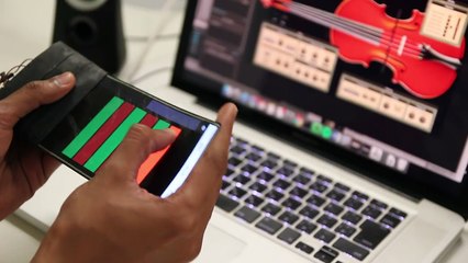 WhammyPhone, un móvil flexible para tocar música de forma sorprendente