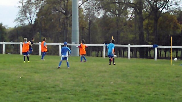 Un mélange de U9 U11 à l'entraînement avant les vacances de Toussaint