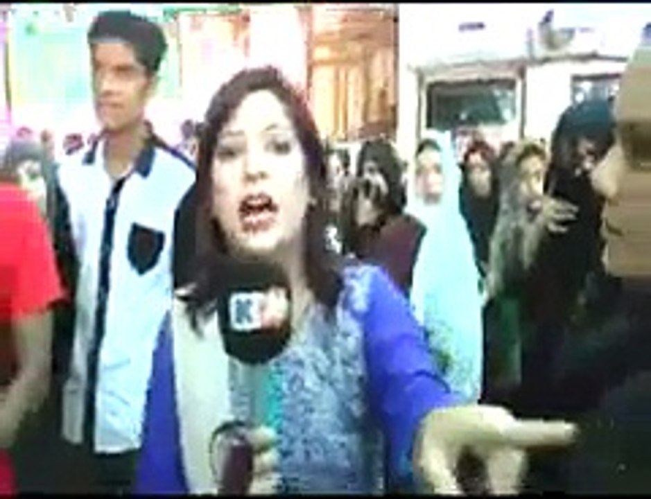 Sindh Policeman Slap Female Reporter Who Was Confronting Him