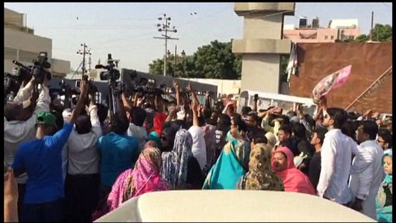 MQM at Shohda Yadgar Jinnah Ground Azizabad 201016