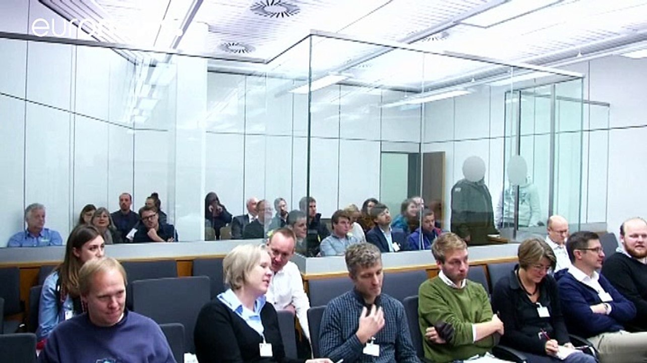 Prozessbeginn gegen radikalisierte Schülerin nach Messerattacke auf Polizisten