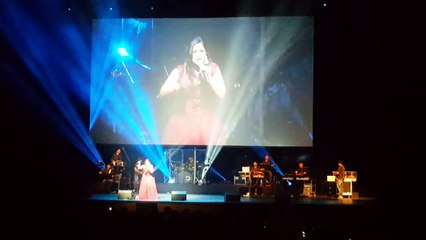 "Dhak Baja Kashor Baja" Shreya Ghoshal LIVE in Concert 2016