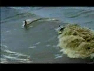 Surf sur le mascaret Pororoca