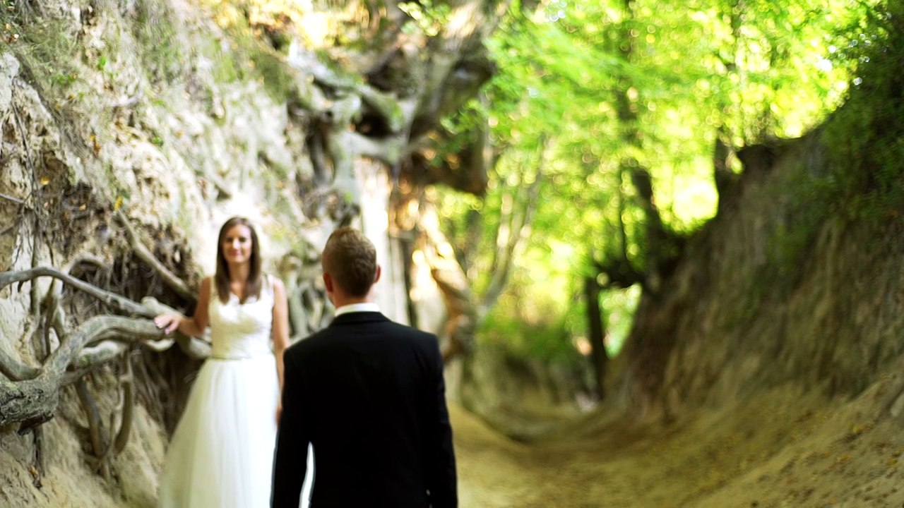 Anna & Adrian Trailer