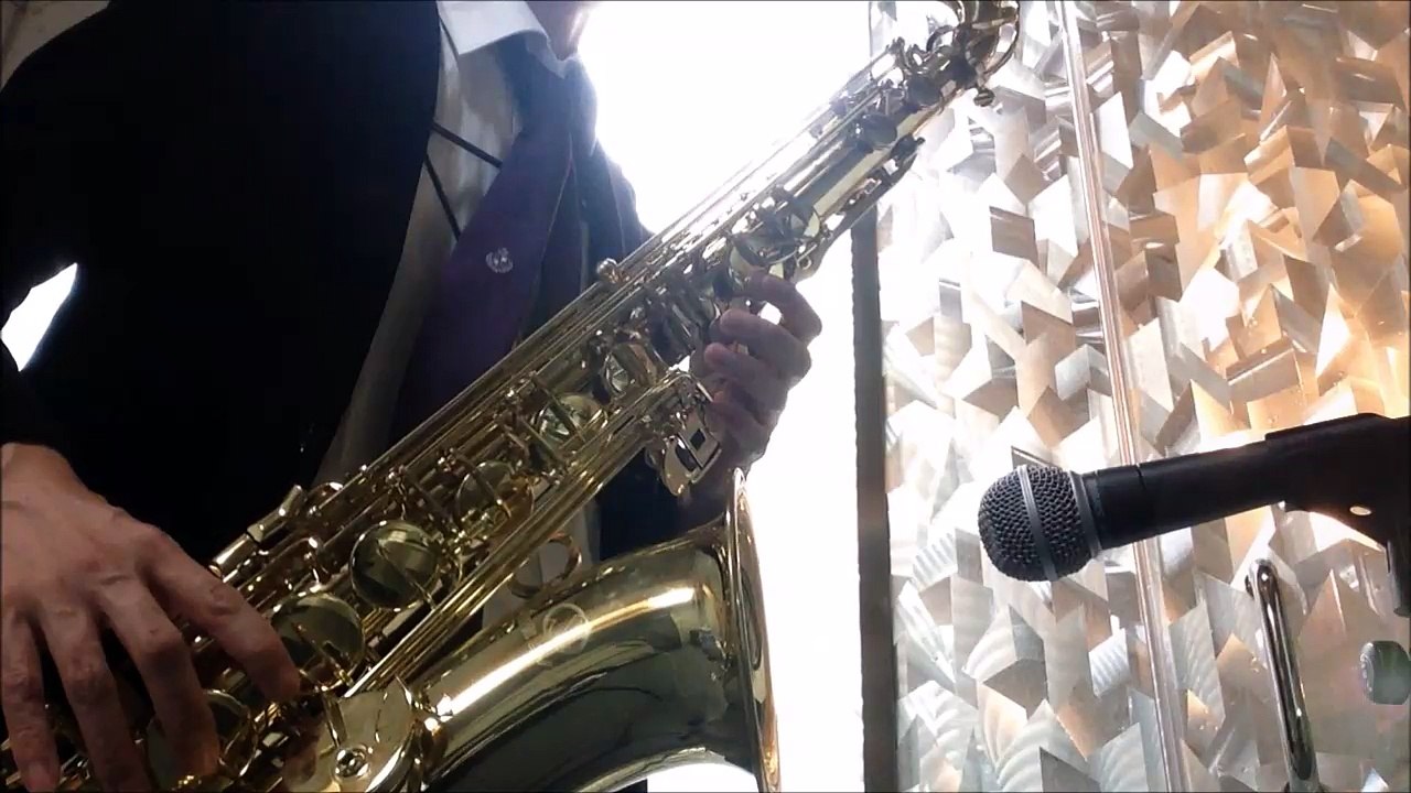 Michael Bublé - Nobody But Me on Tenor Saxophone