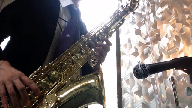 Michael Bublé - Nobody But Me on Tenor Saxophone