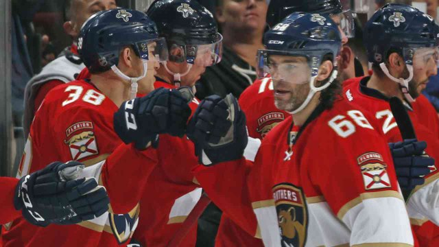 Jaromir Jagr Scores 750th NHL Goal