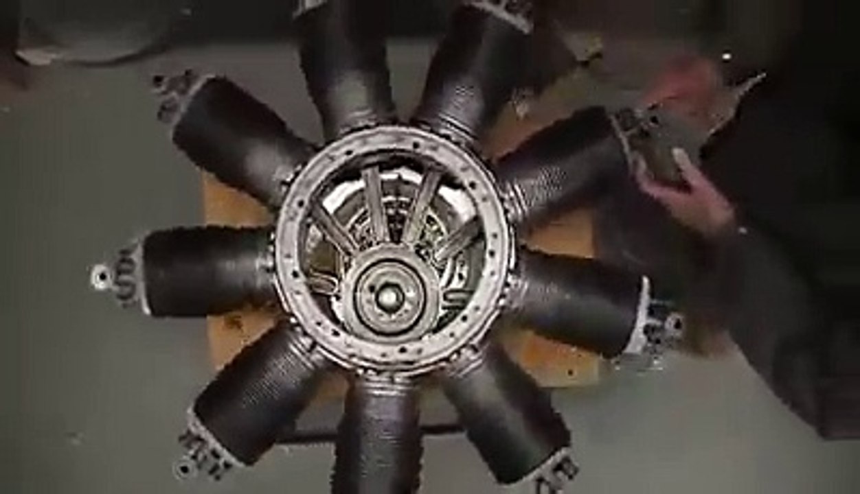 Inside the LeRhone Rotary Engine! How it Works!