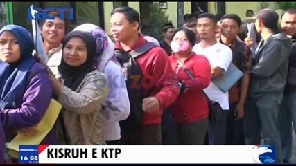 Warga Antre Berhari-hari untuk Membuat E-KTP