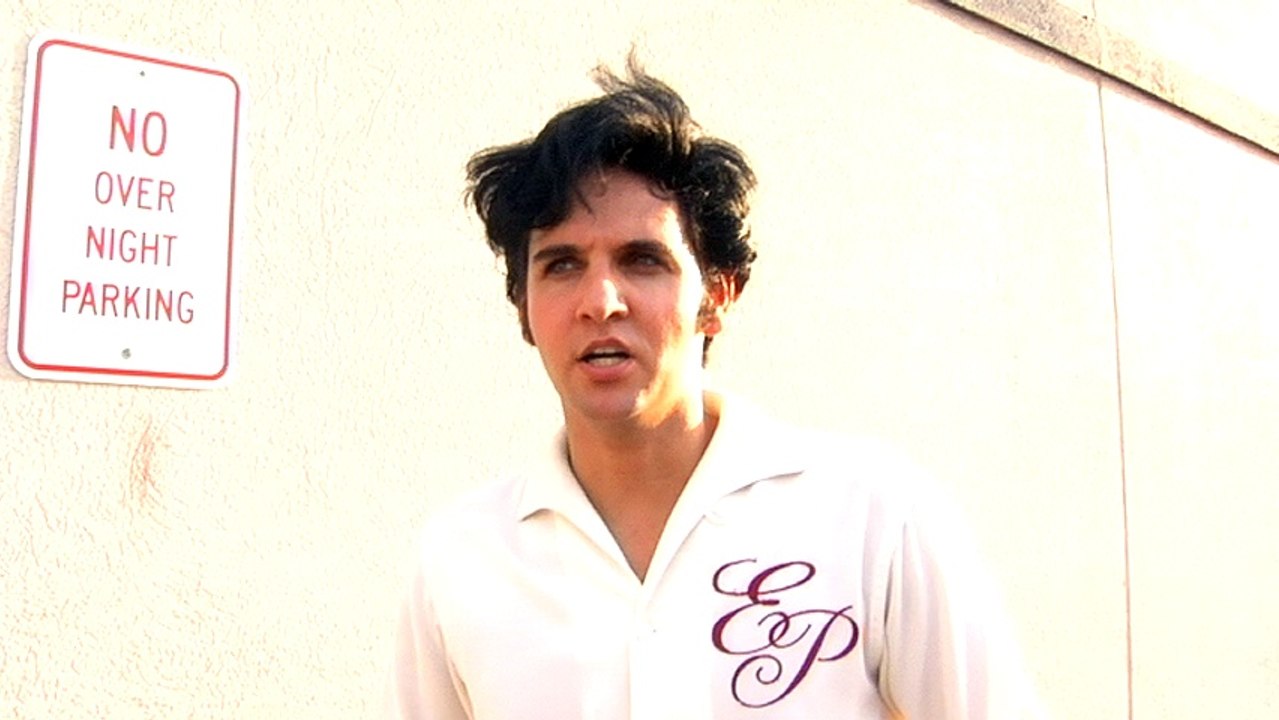 Donnie Edwards on geting his start as an Elvis Tribute Artist (2007)