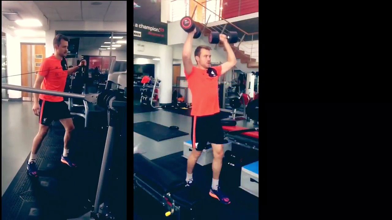 Bizarre Work Out Montage By Liverpool's Simon Mignolet