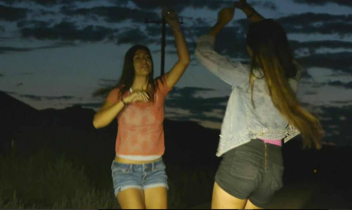 Cool Belly Dance Cute Gril Dancing