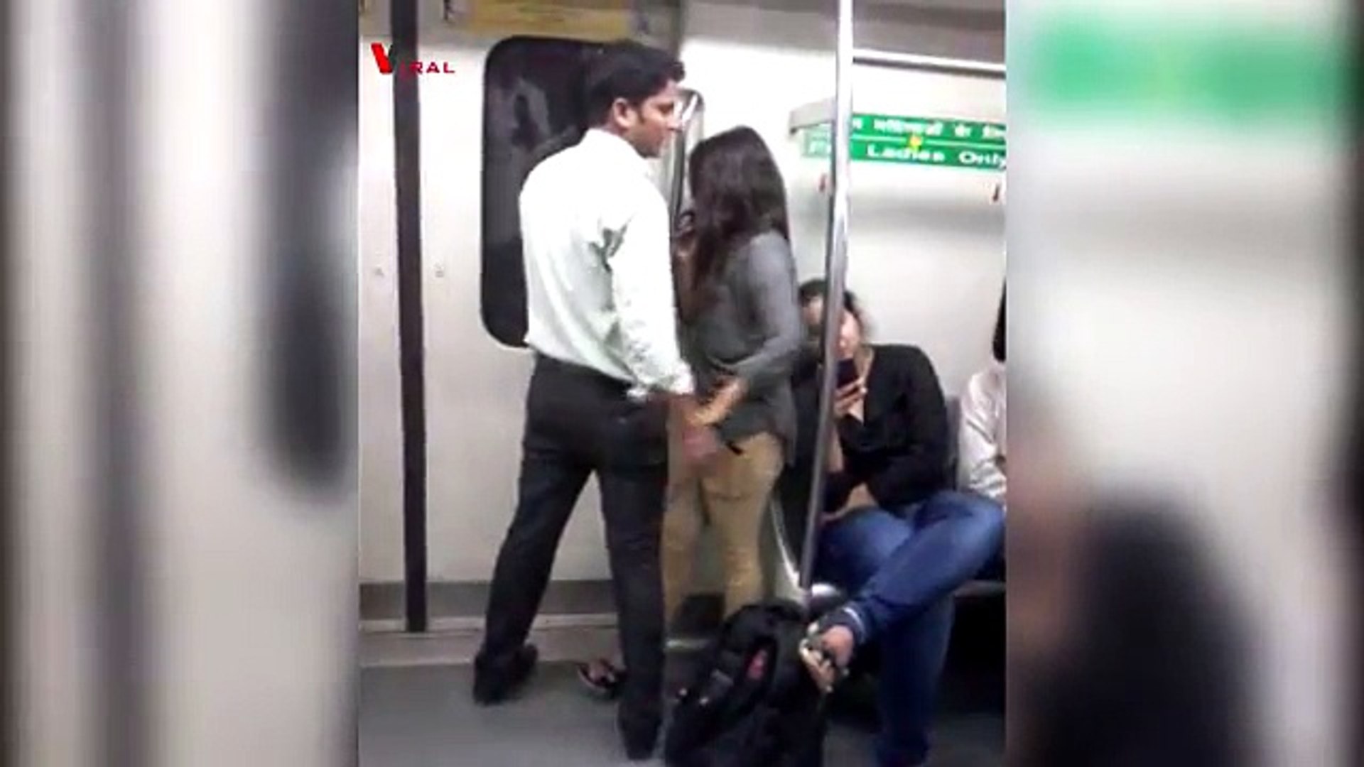 Leaked MS - Open R0mance in Delhi Metro !! - video Dailymotion