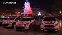 Yasa dışı protesto gösterisi düzenleyen Fransız polisi Cumhurbaşkanı Hollande'ı istifaya çağırdı