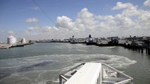 _DSC0142 Calais, le port au départ du ferry et alarme de voiture, CLIP