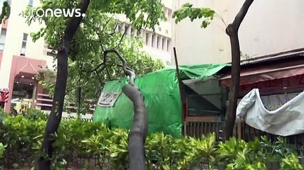 Haima Tayfunu Hong Kong'a ulaştı