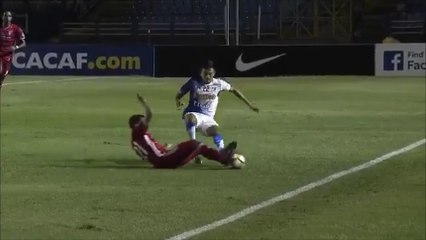 Aldo Pimentel Gets Red Card For Insane Tackle vs Michael Barrios!