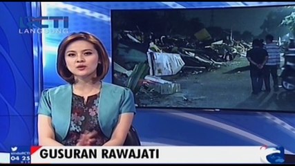 Warga Rawajati Tidur di Trotoar Jalan