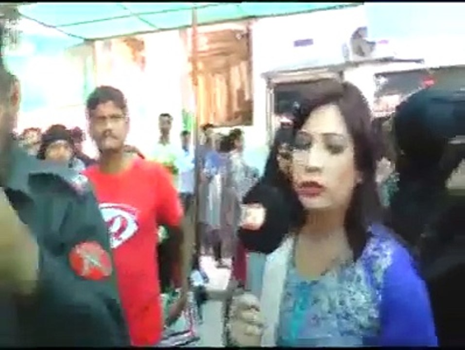 The Real Full Video of K21  Female Anchor Saima Kanwal Slapped by Policeman