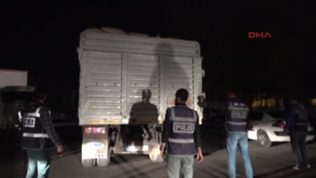 Konya - Kepek Çuvalları Altına Zulalanmış 156 Bin Paket Kaçak Sigara Ele Geçirildi