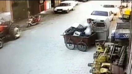 Irmak'ın Katilinin Ceset Torbasını Çöpe Koyduğu Görüntüler