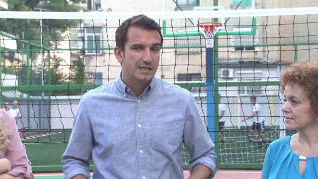 Veliaj në shkollën “Petro Nini”, fushë tenisi për nxënësit - Top Channel Albania - News - Lajme