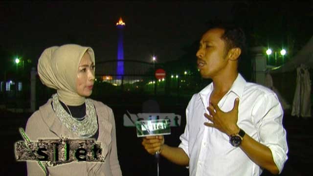 Kebersamaan Purnomo dan Emak Menikmati Malam di Monas - Silet 22 Oktober 2016