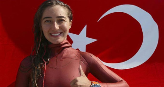 Şahika Ercümen, Şehitler İçin Yaptığı Dalışta Dünya Rekoru Kırdı