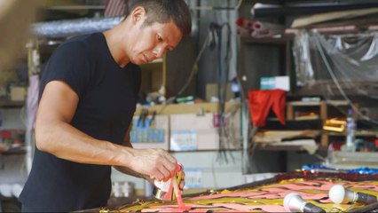 Hong Kong craftsmen struggling to keep traditional art alive