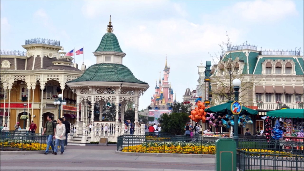 Les aventuriers de Disneyland Paris épisode 02: les passeports
