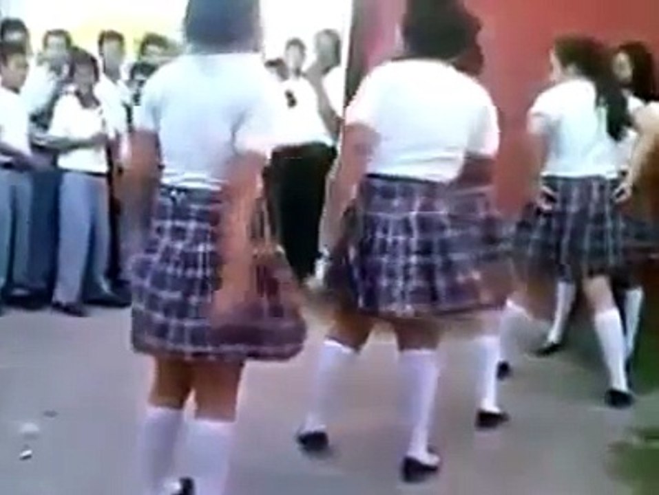 Girls & Boys - How girls & boy's are playing games watch funny Video _ Funkatta Video