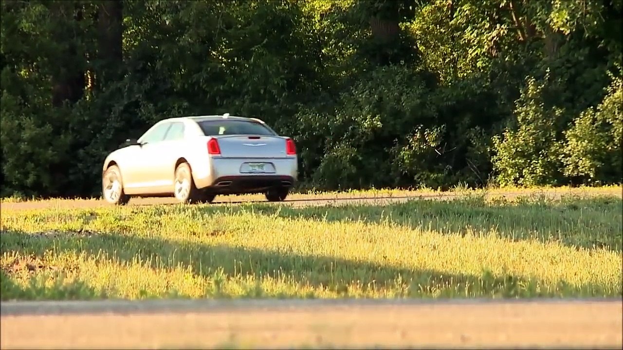 2017 Chrysler 300C Platinum 363hp - Exterior interior and Drive