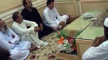MUFTI NAEEM SHOWS HIS SUPPORT TO IMRAN KHAN
