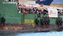 Forças navais líbias negam ter atacado barco cheio de migrantes