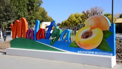 Midas'ın Kulakları" Prömiyeri Yapıldı