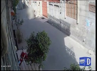 Sialkot- Dacoit sh oots himself after failed flee attempt