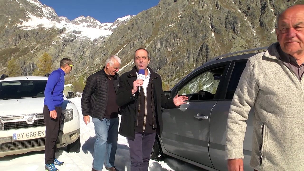 D!CI TV : Quand les maires de Vallouise et Pelvoux et l'équipe D!CI poussent les voitures au pré de Madame Carle