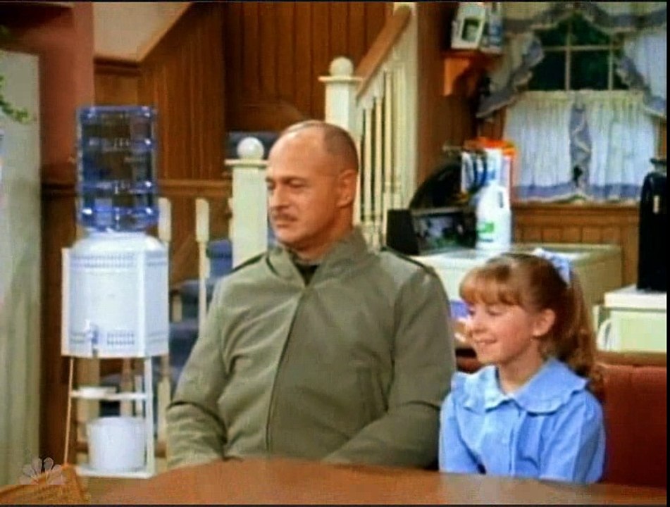 Major Dad S4e14 Piano Lesson