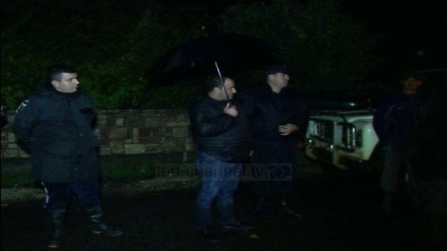 Laçi nën ujë, përrenjtë dalin nga shtrati - Top Channel Albania - News - Lajme