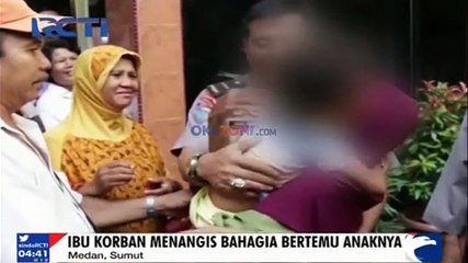 Ibu Korban Menangis Bahagia Bertemu Anaknya